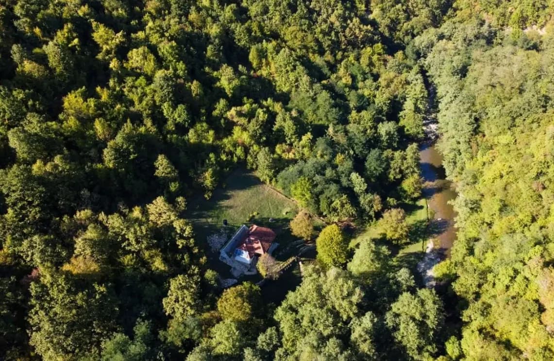 House 100 m², plot undefined ares